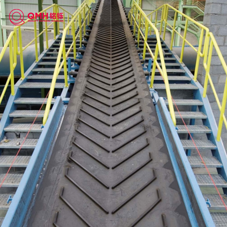 Bagaimana Conveyor Belt Chevron Meningkatkan Efisiensi Penanganan Material?